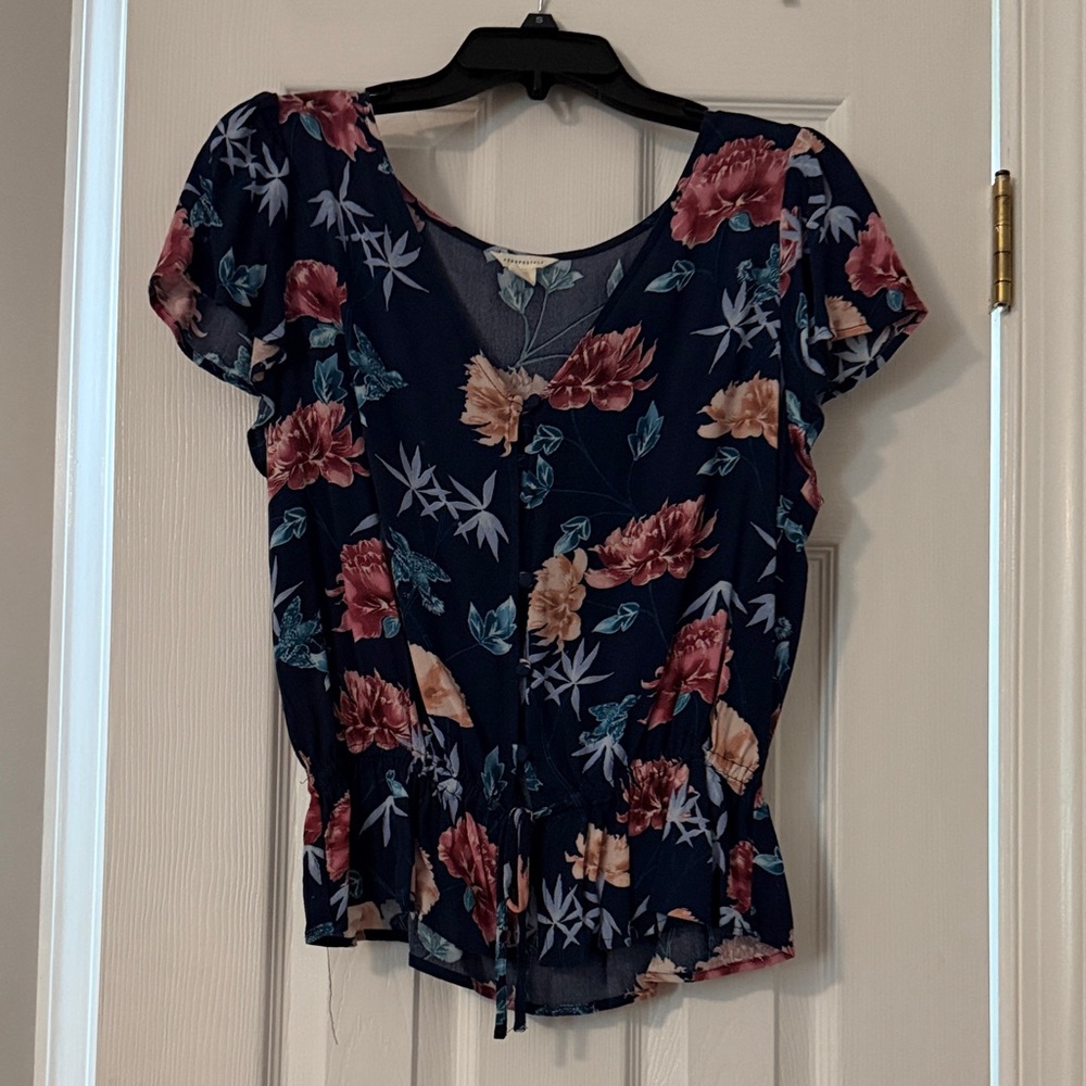Aeropostale Women’s Navy Blue Floral Blouse Size Small
